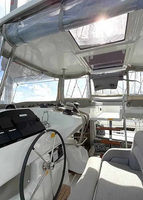 21721401603004863_Helm_1
