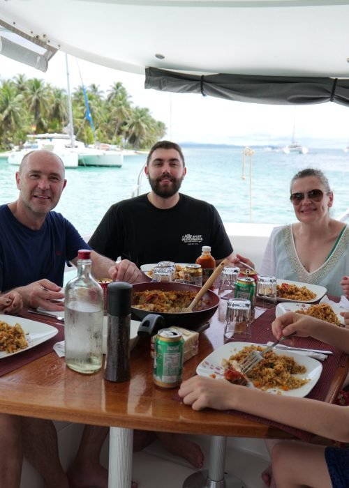 Clients eating 02