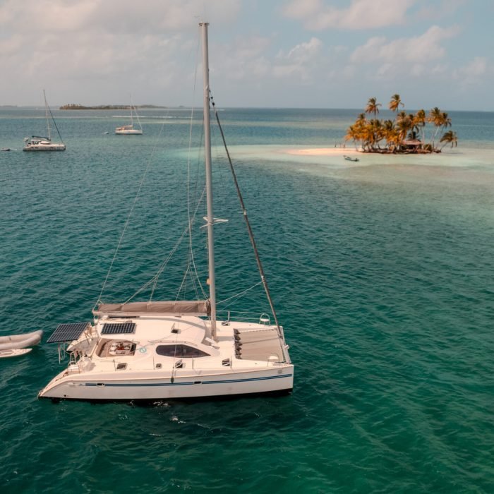 Kaya catamaran side profile