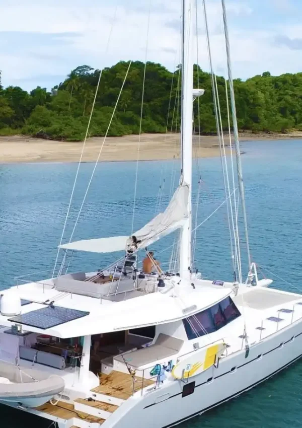 catamarán en isla eralizando el tour san blas 2 días